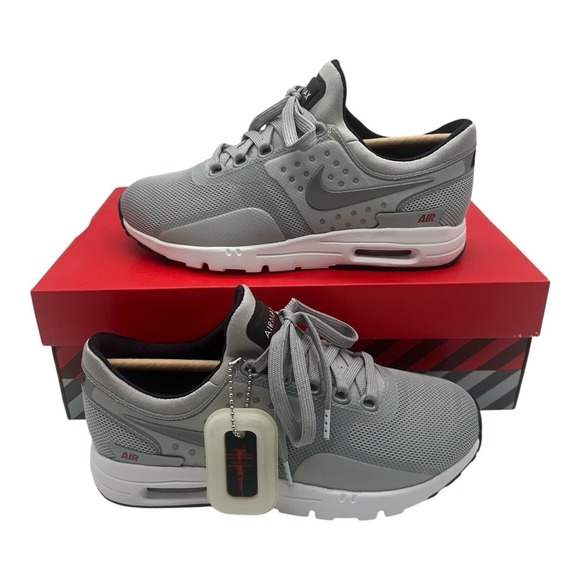 Nike Air Max Zero QS Shoes Women's Size 7 Metallic Silver Sneakers 863700-002 - Picture 1 of 10